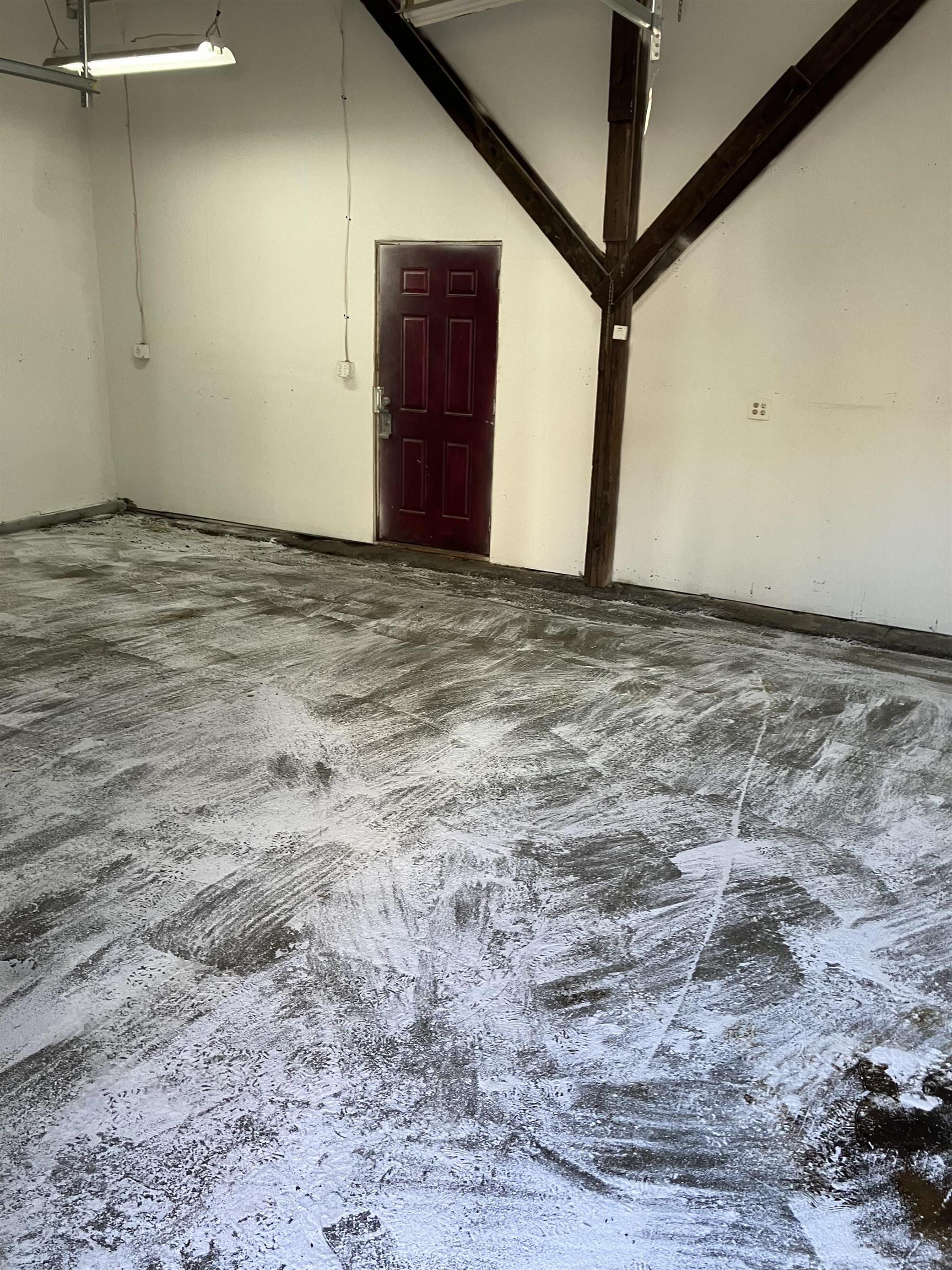 516 Mammoth Road B2/U1A W135