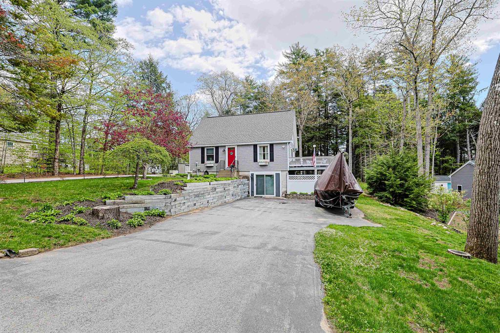 Photo of 53 Dalton Drive, Barnstead, NH 03225 (MLS # 5089850)