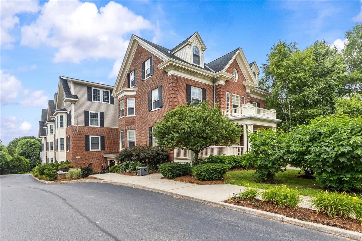 81 South Williams Street 203