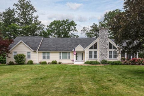 Photo of 11 Naticook Avenue, Litchfield, NH 03052 (MLS # 5047513) Photo of 11 Naticook Avenue, Litchfield, NH 03052 (MLS # 5047513)