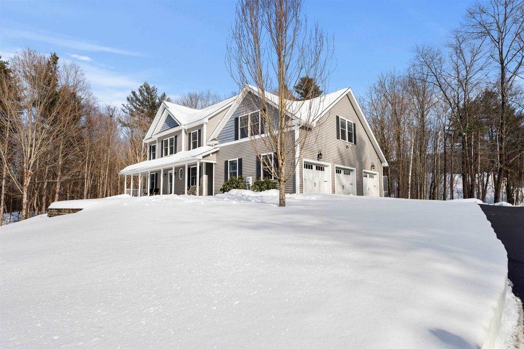 Photo of 5 Senter Farm Road, Hudson, NH 03051 (MLS # 5077235)