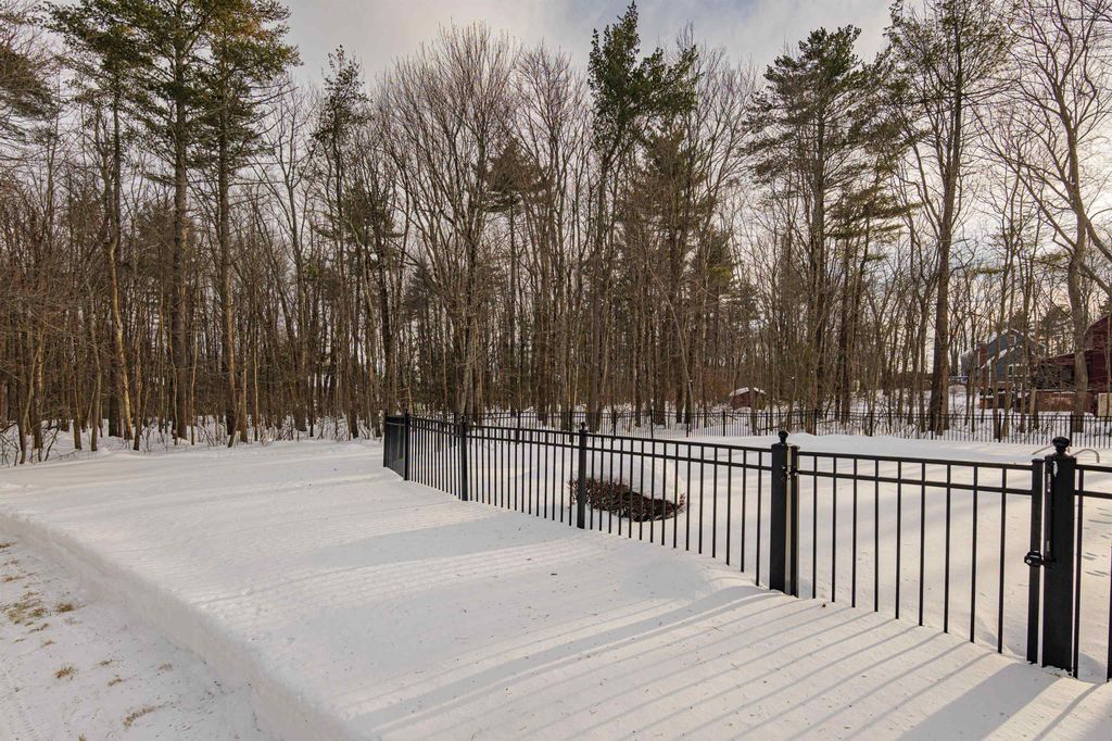 Photo of 53 Munroe Drive, Hampstead, NH 03826 (MLS # 5076351)