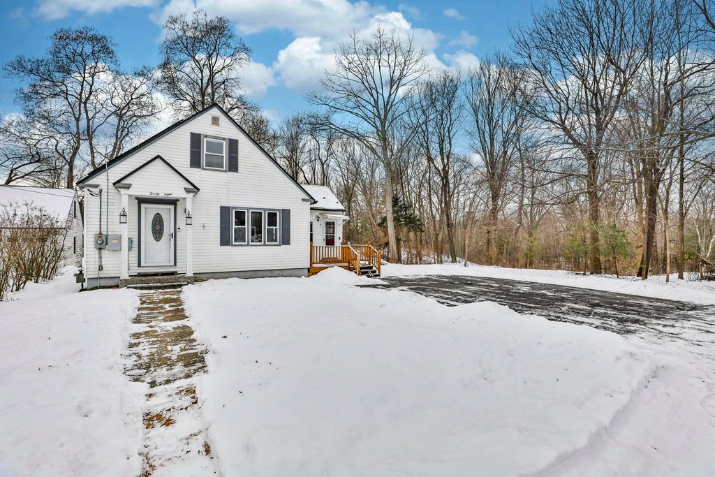 Photo of 28 Stevens Street, Nashua, NH 03060 (MLS # 5073521)