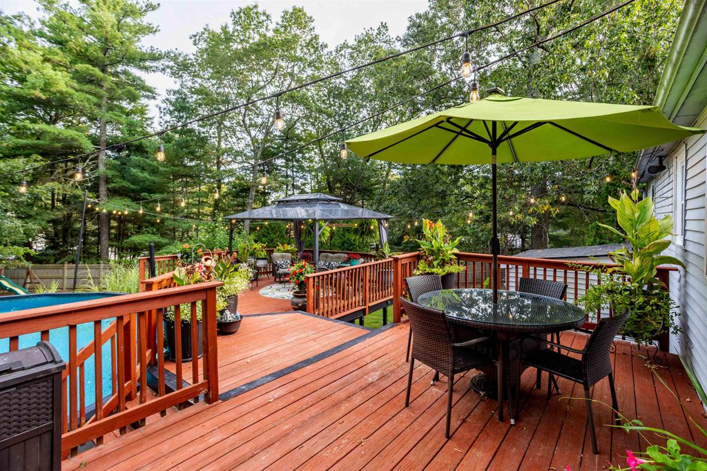Photo of 7 Roderick Circle, Nashua, NH 03062 (MLS # 5061952)