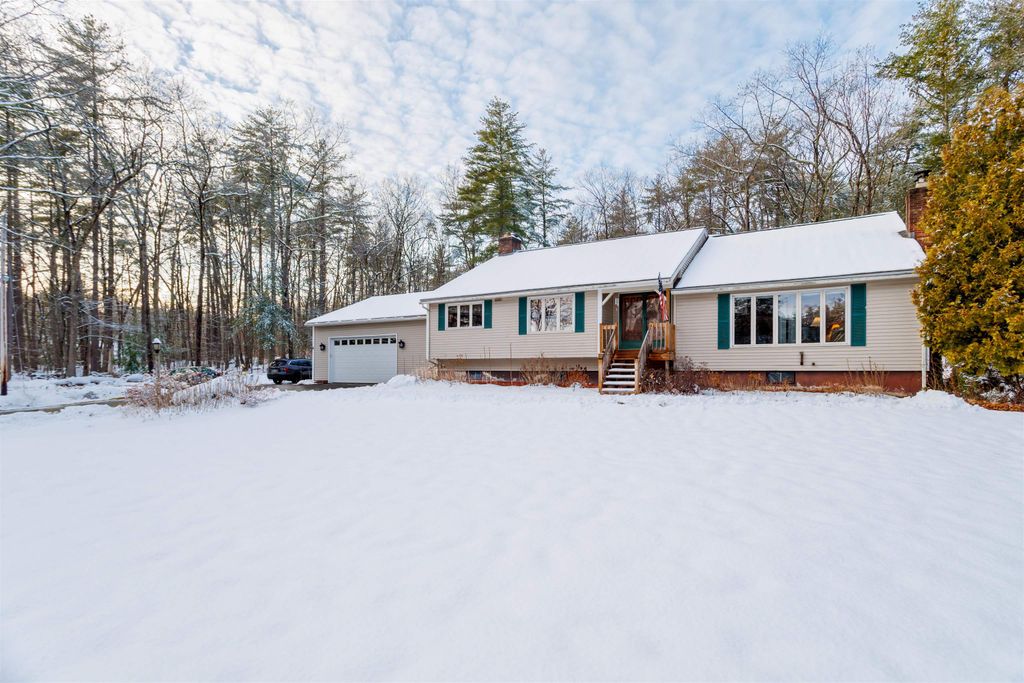 Photo of 6 Yellow Wood Drive, Pelham, NH 03076 (MLS # 5071400)