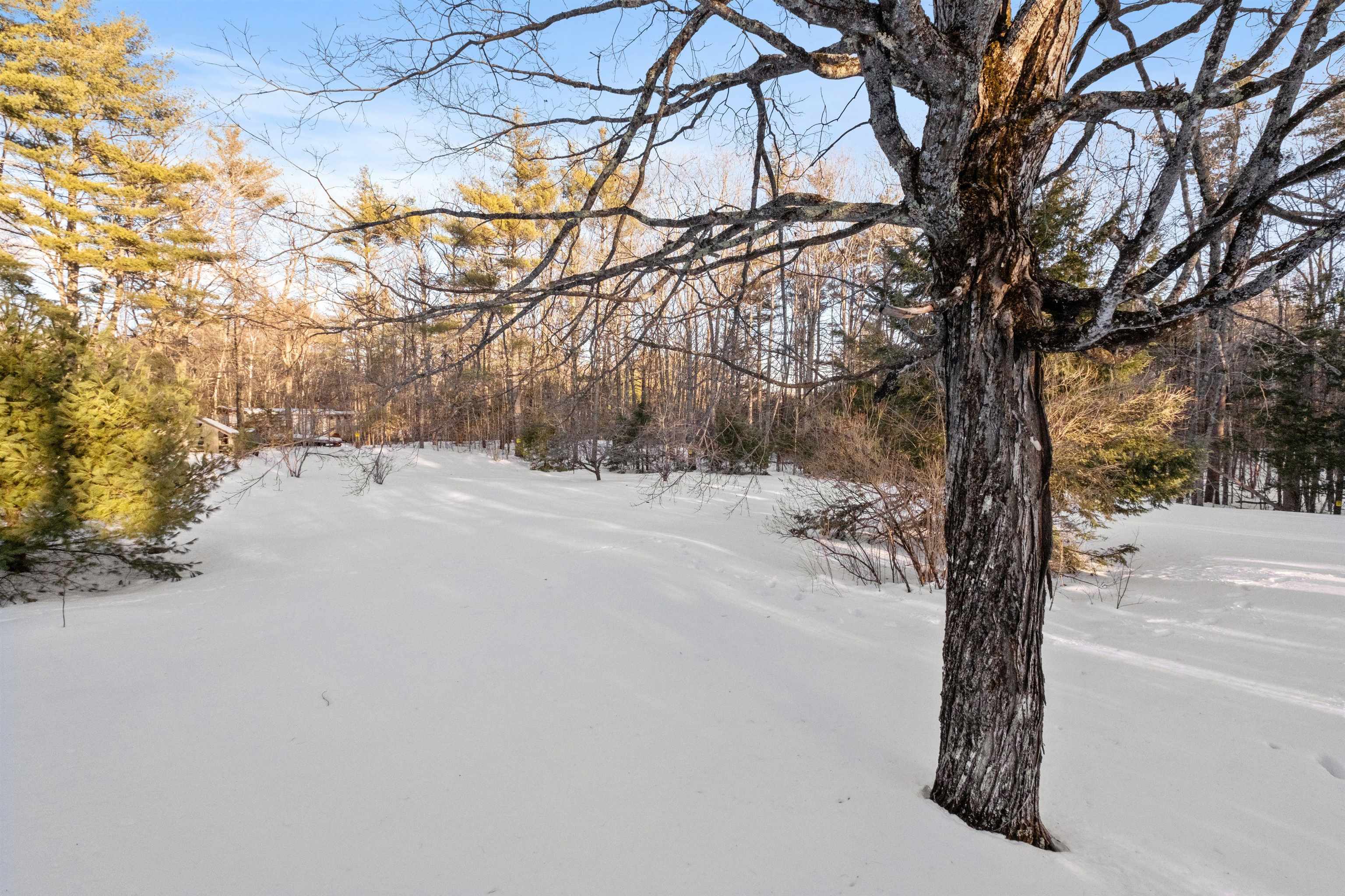 Wakefield, New Hampshire 03830, United States, 3 Bedrooms Bedrooms, ,2 BathroomsBathrooms,Residential,Pending,78549