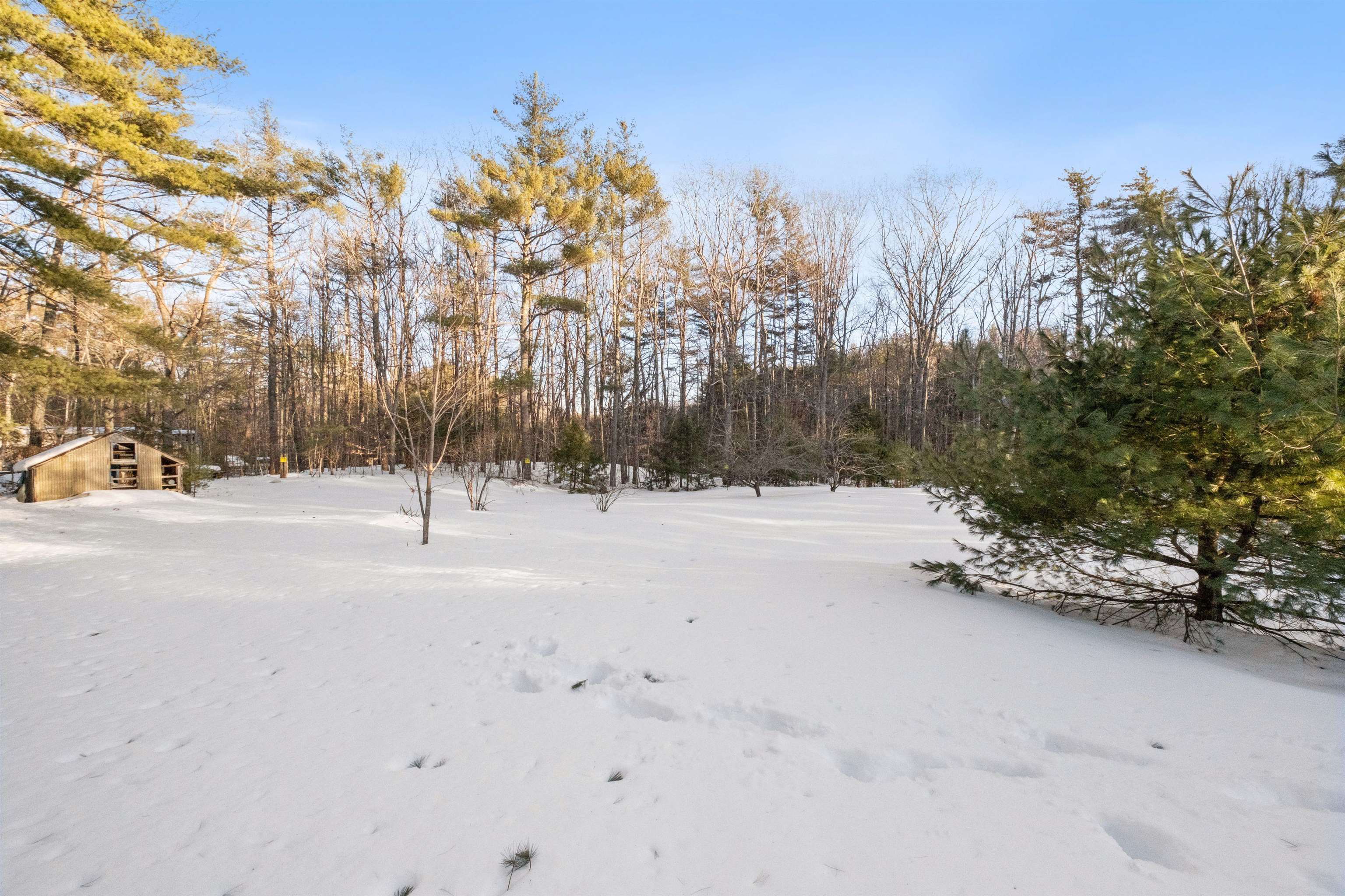 Wakefield, New Hampshire 03830, United States, 3 Bedrooms Bedrooms, ,2 BathroomsBathrooms,Residential,Pending,78549