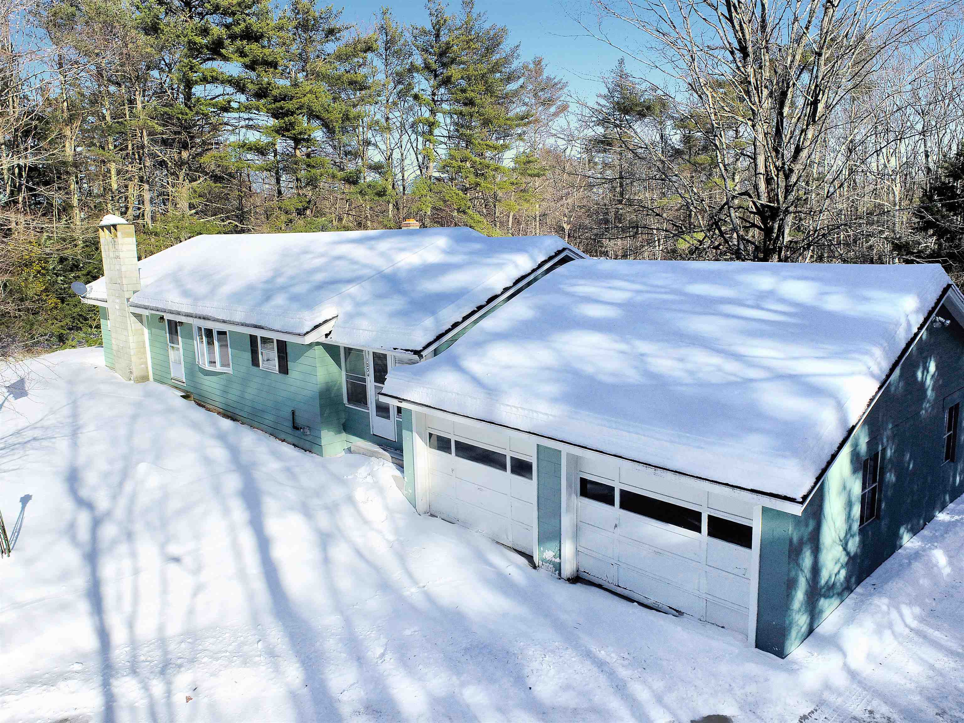 Wakefield, New Hampshire 03830, United States, 3 Bedrooms Bedrooms, ,2 BathroomsBathrooms,Residential,Pending,78549