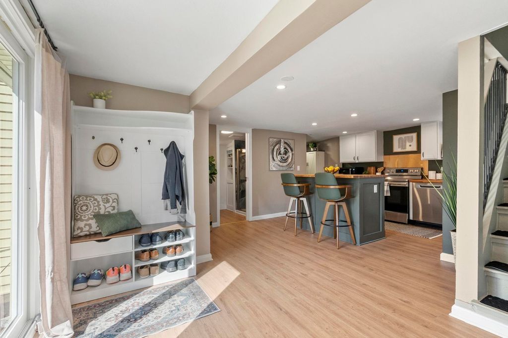 Photo of 5 Middle Street, Nashua, NH 03060 (MLS # 5082843)