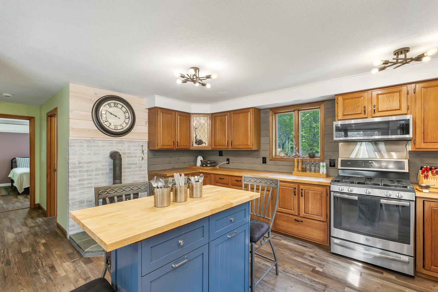 Alexandria, New Hampshire 03222, United States, 3 Bedrooms Bedrooms, ,2 BathroomsBathrooms,Residential,Active,144937