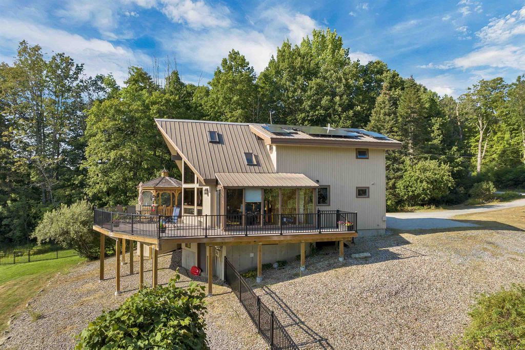 Photo of 505 Prospect Street, Franklin, NH 03235 (MLS # 5056669)