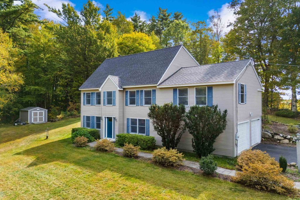 Photo of 662 NH Route 129, Loudon, NH 03307 (MLS # 5063737)