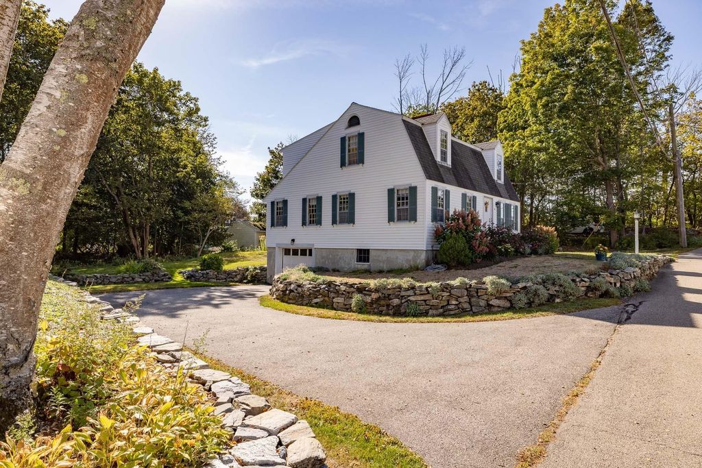 Photo of 14 Colonial Lane, New Castle, NH 03854 (MLS # 5066648)