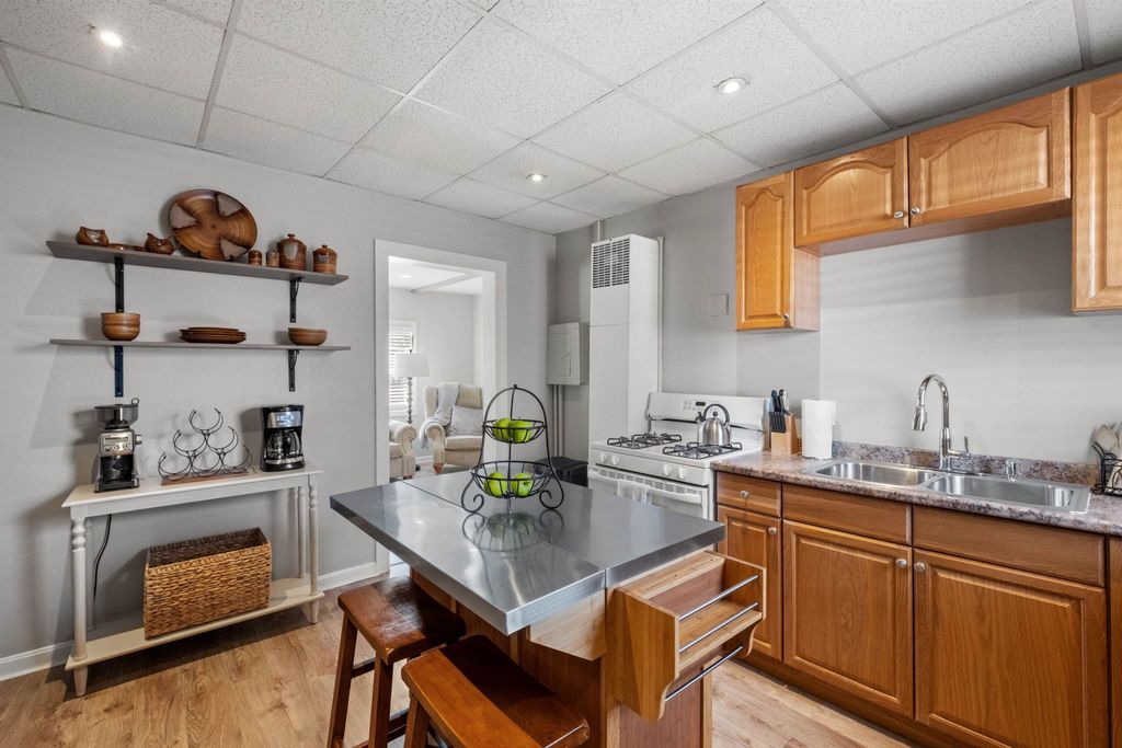 Photo of 792 Grove Street #3, Manchester, NH 03103 (MLS # 5089201)