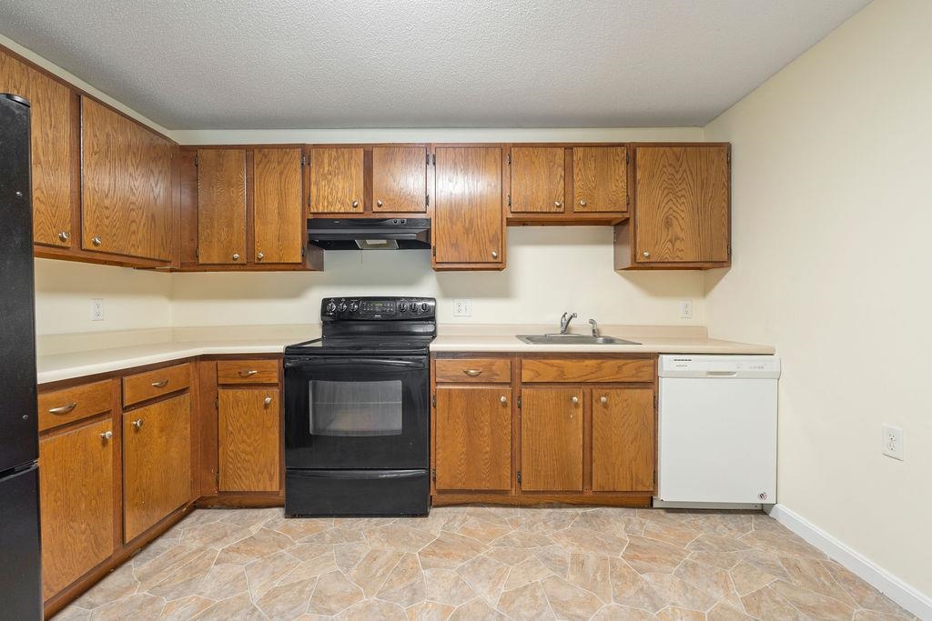 1703 White Cedar Boulevard