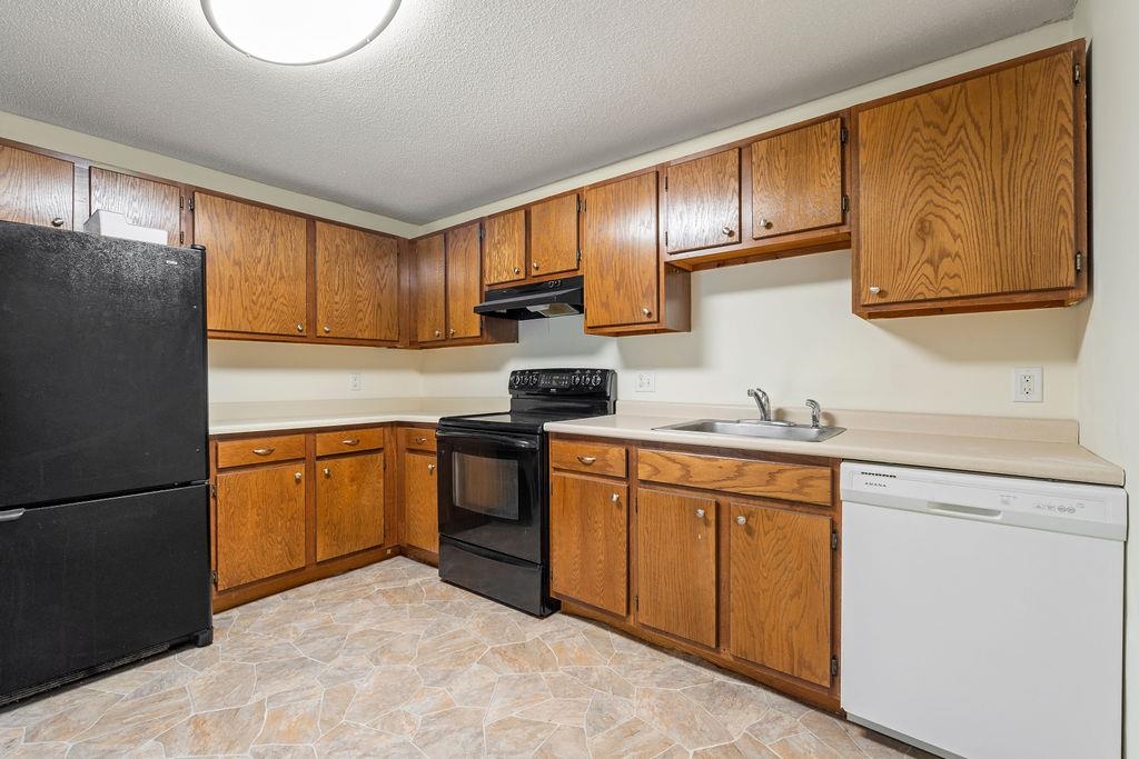 1703 White Cedar Boulevard