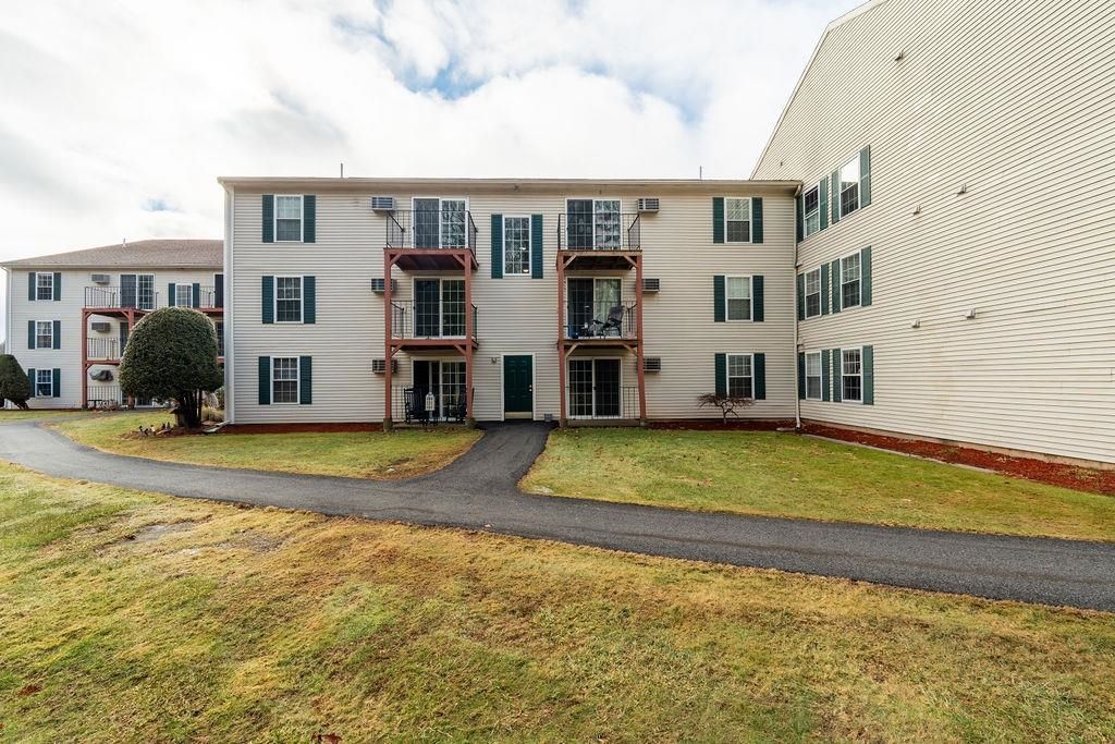 Photo of 1703 White Cedar Boulevard, Portsmouth, NH 03801 (MLS # 5075200)