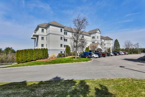 16 Mountain Laurels Drive 402 Nashua NH 03062