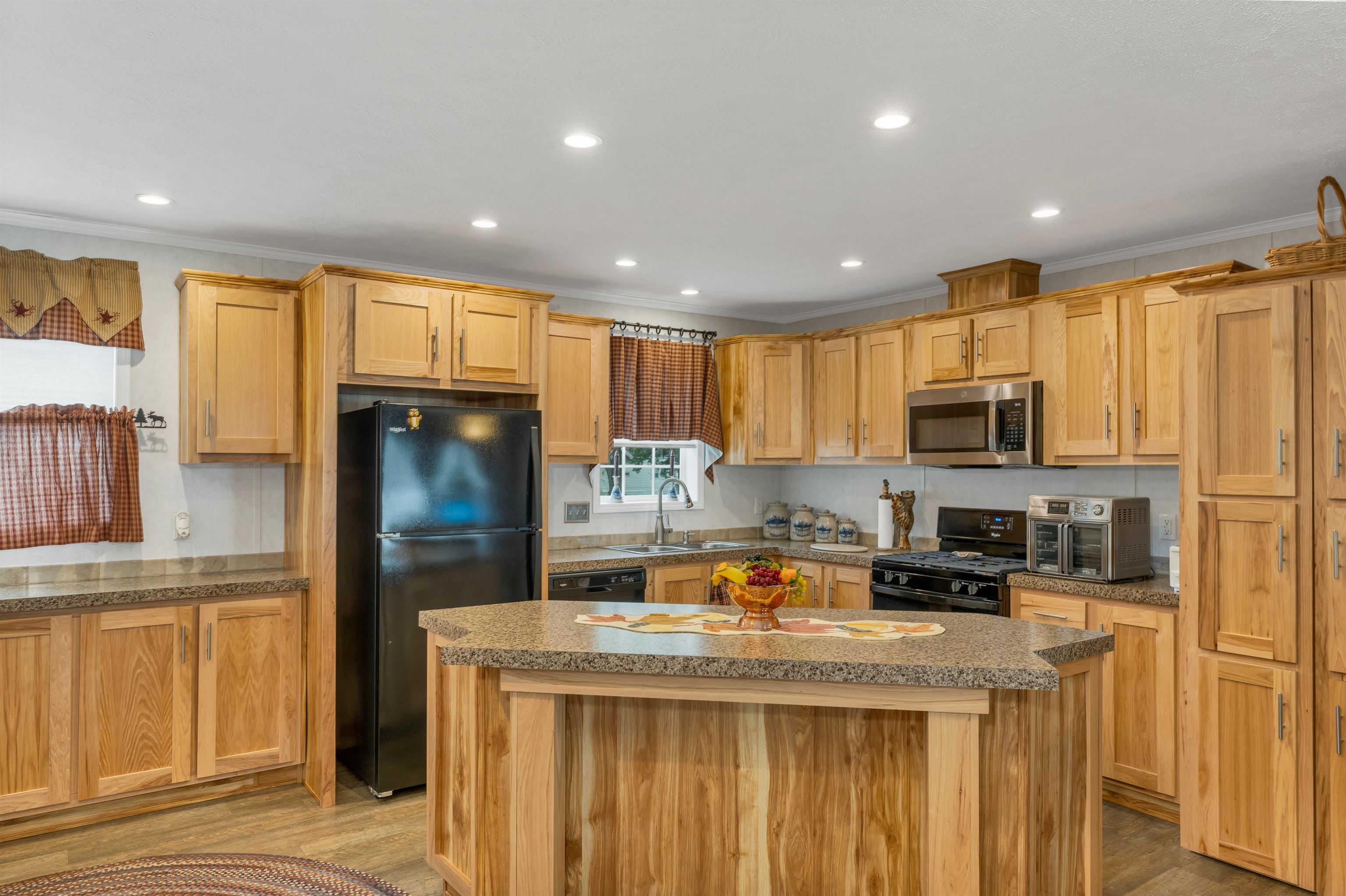 9 Longmeadow Drive