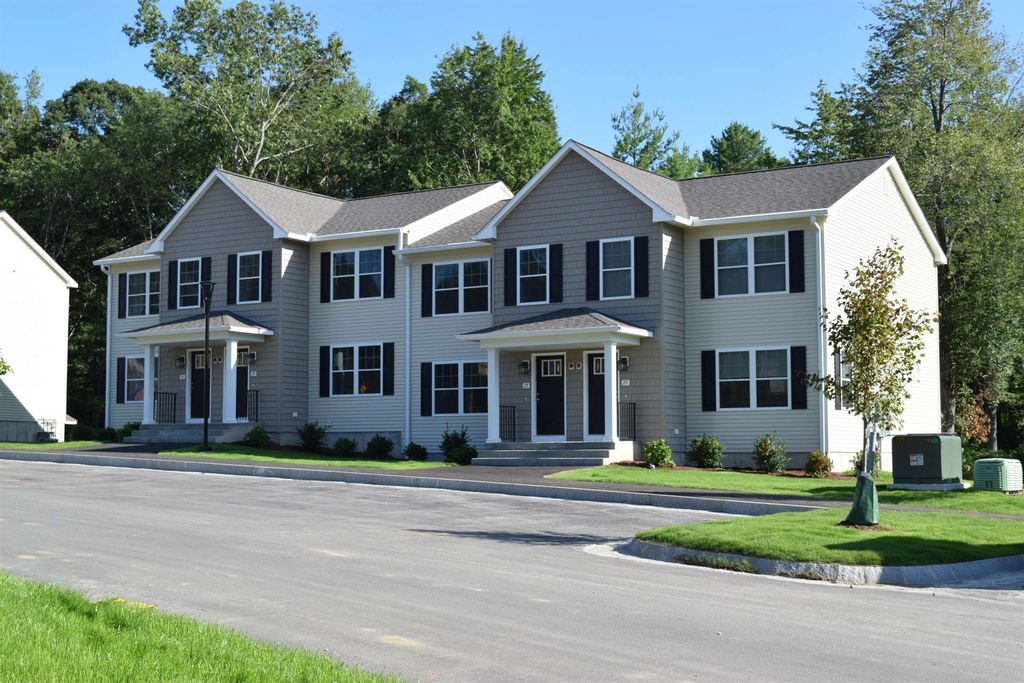 Photo of 1124 South Mammoth Road, Manchester, NH 03109 (MLS # 5075487)