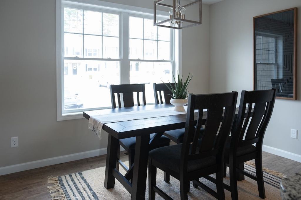 Photo of 1124 South Mammoth Road, Manchester, NH 03109 (MLS # 5075487)