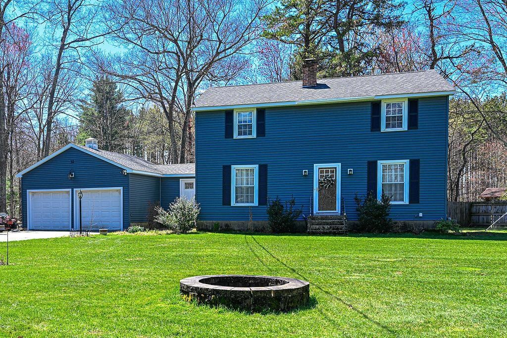 Photo of 32 Hickory Drive, Amherst, NH 03031 (MLS # 5085597)