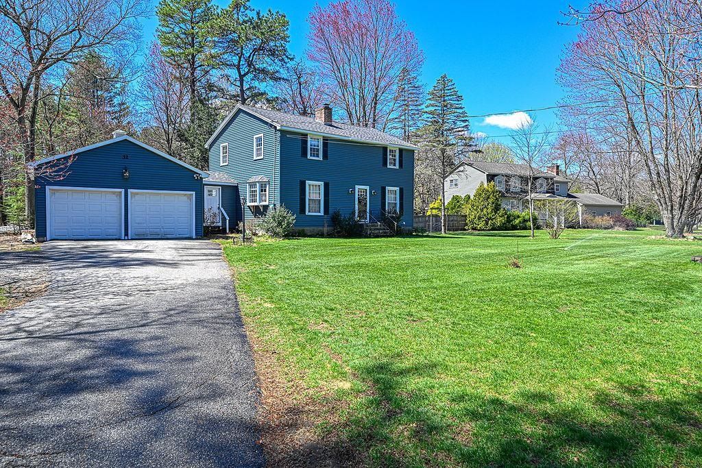 Photo of 32 Hickory Drive, Amherst, NH 03031 (MLS # 5085597)
