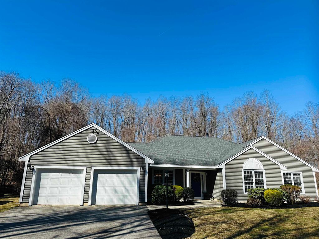 Photo of 64 Cottage Road, Kensington, NH 03833 (MLS # 5082448)