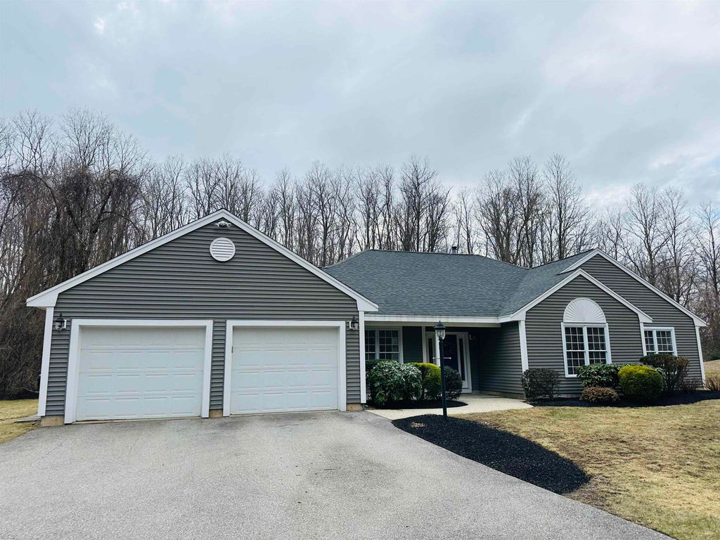 Photo of 64 Cottage Road, Kensington, NH 03833 (MLS # 5082448)