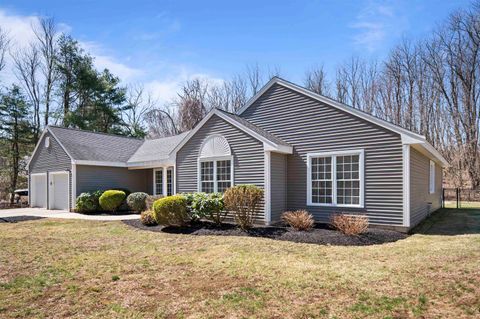 Photo of 64 Cottage Road, Kensington, NH 03833 (MLS # 5082448)