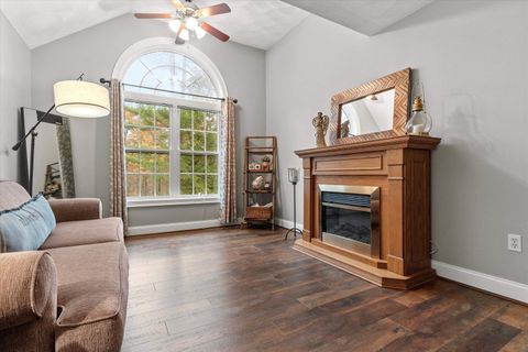 37 Dugout Road B Hudson NH 03051