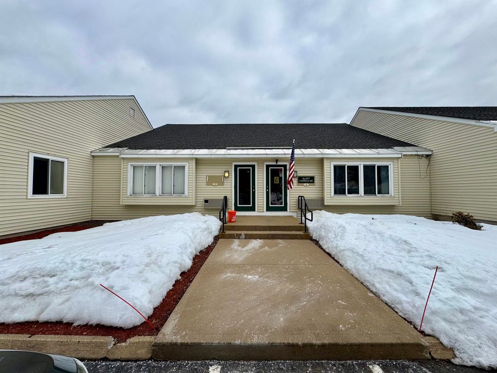 Photo of 10 Northern Boulevard #C-3, Amherst, NH 03031 (MLS # 5078479)