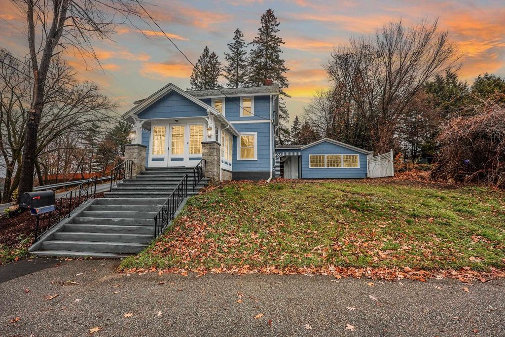 Photo of 958 Hanover Street, Manchester, NH 03104 (MLS # 5070789)