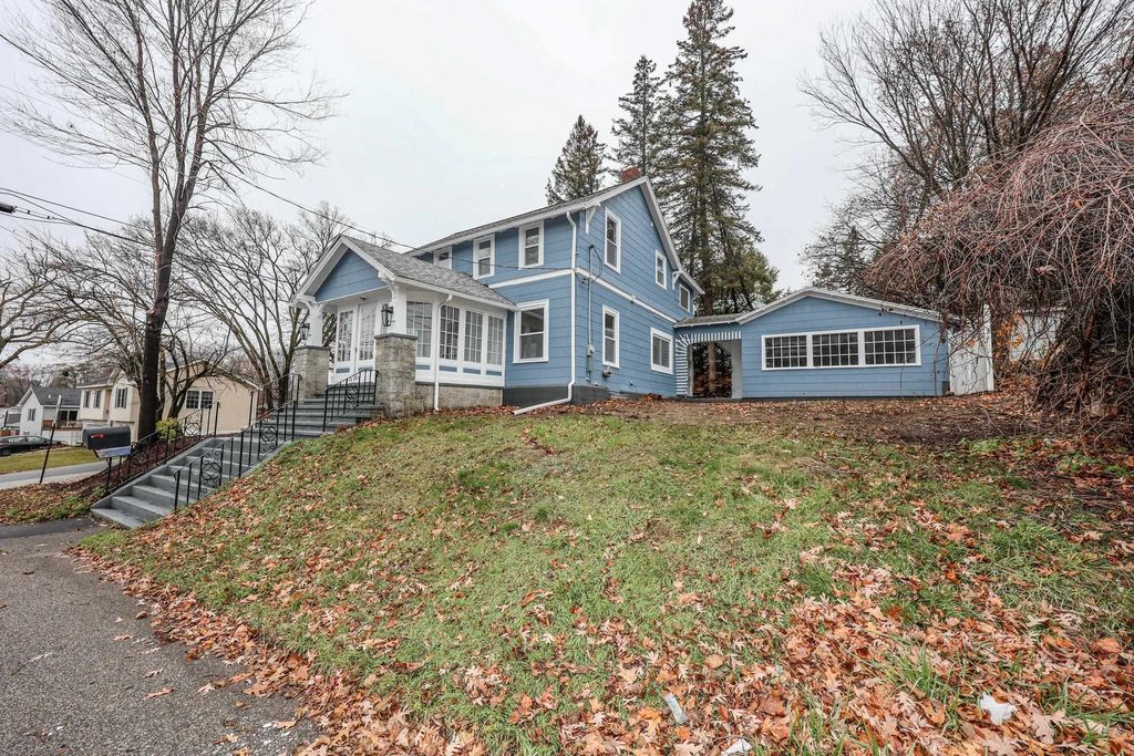 Photo of 958 Hanover Street, Manchester, NH 03104 (MLS # 5070789)