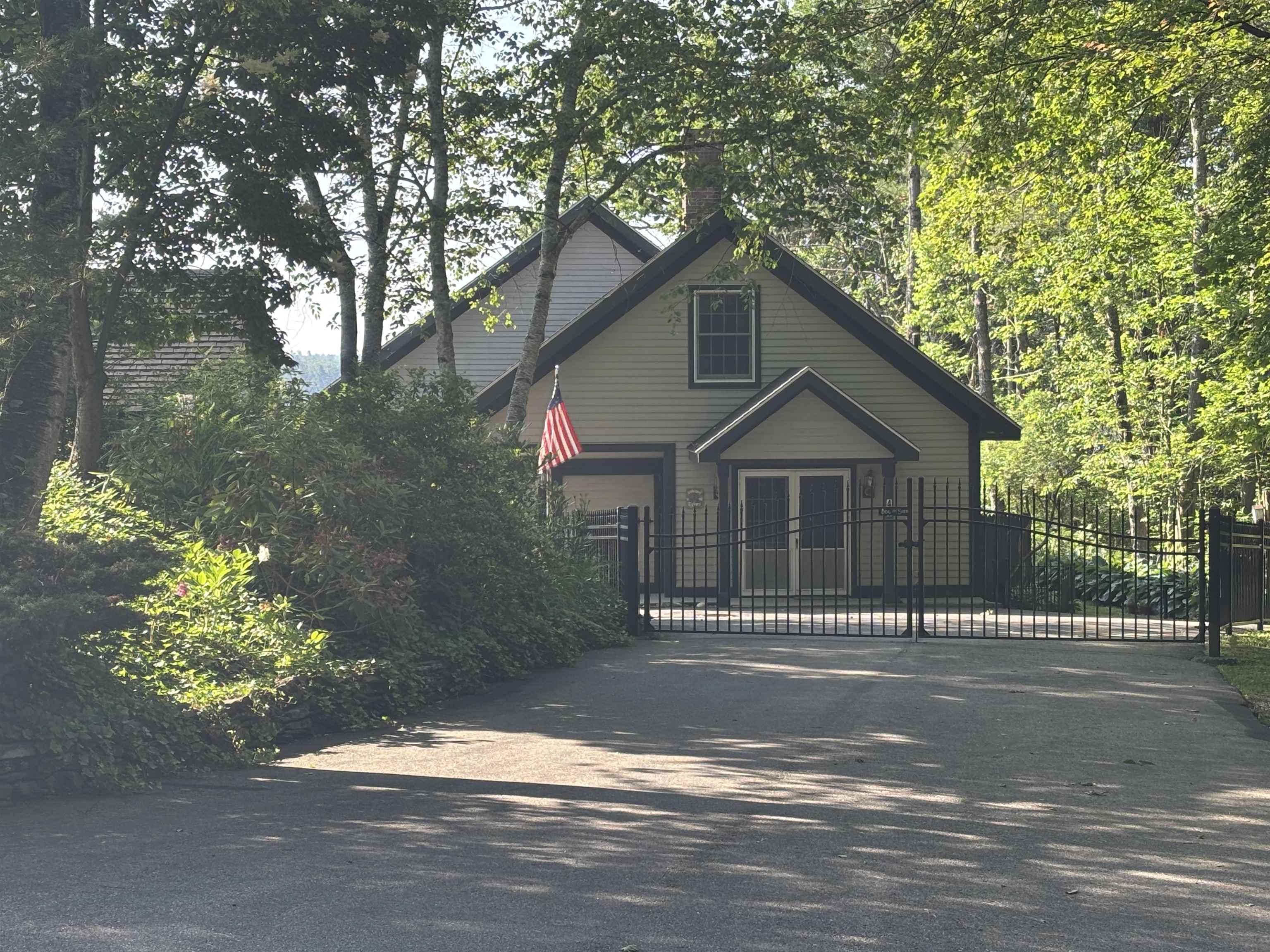 40 N Shore Road