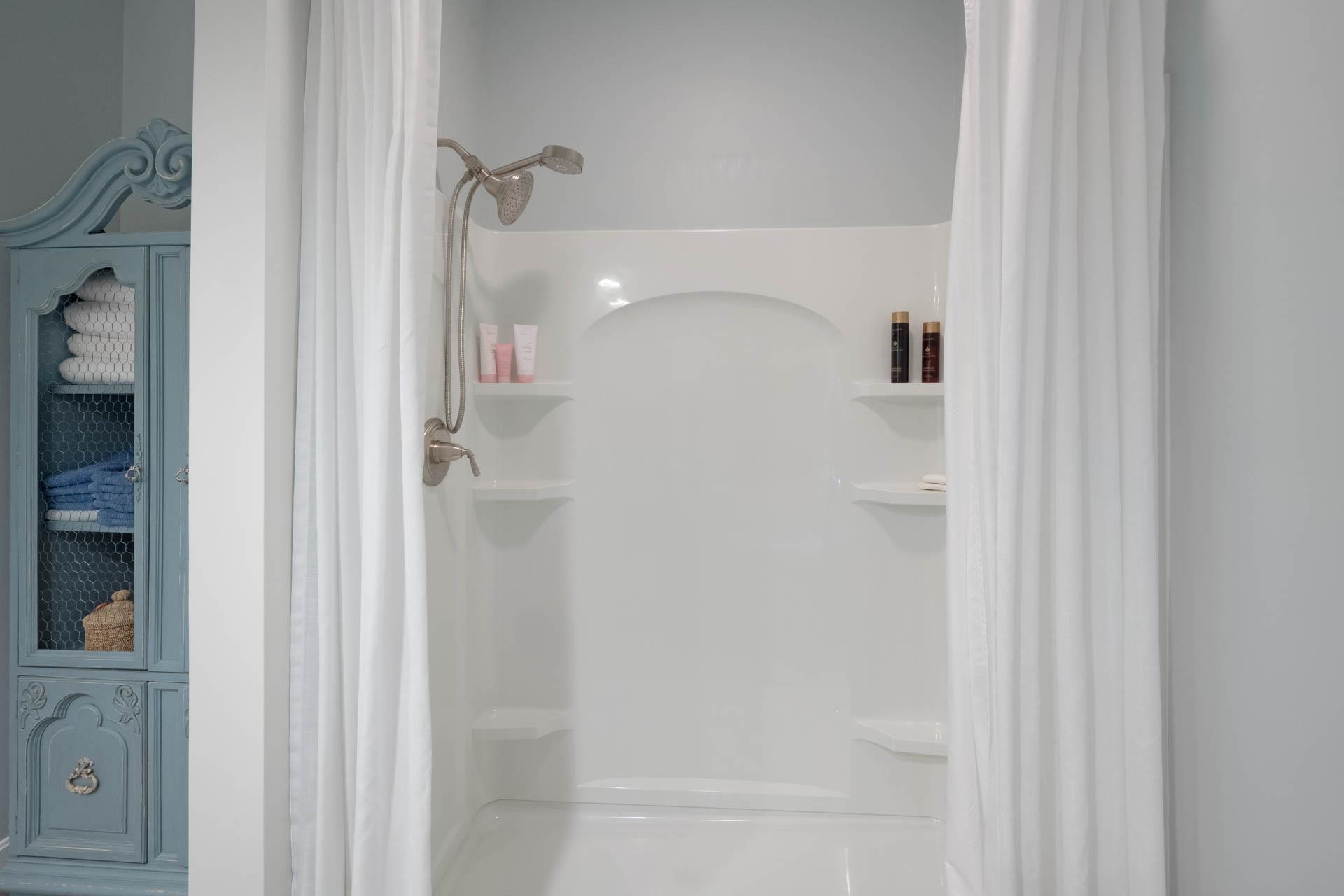 Litchfield, New Hampshire 03052, United States, 2 Bedrooms Bedrooms, ,2 BathroomsBathrooms,Residential,Pending,140863