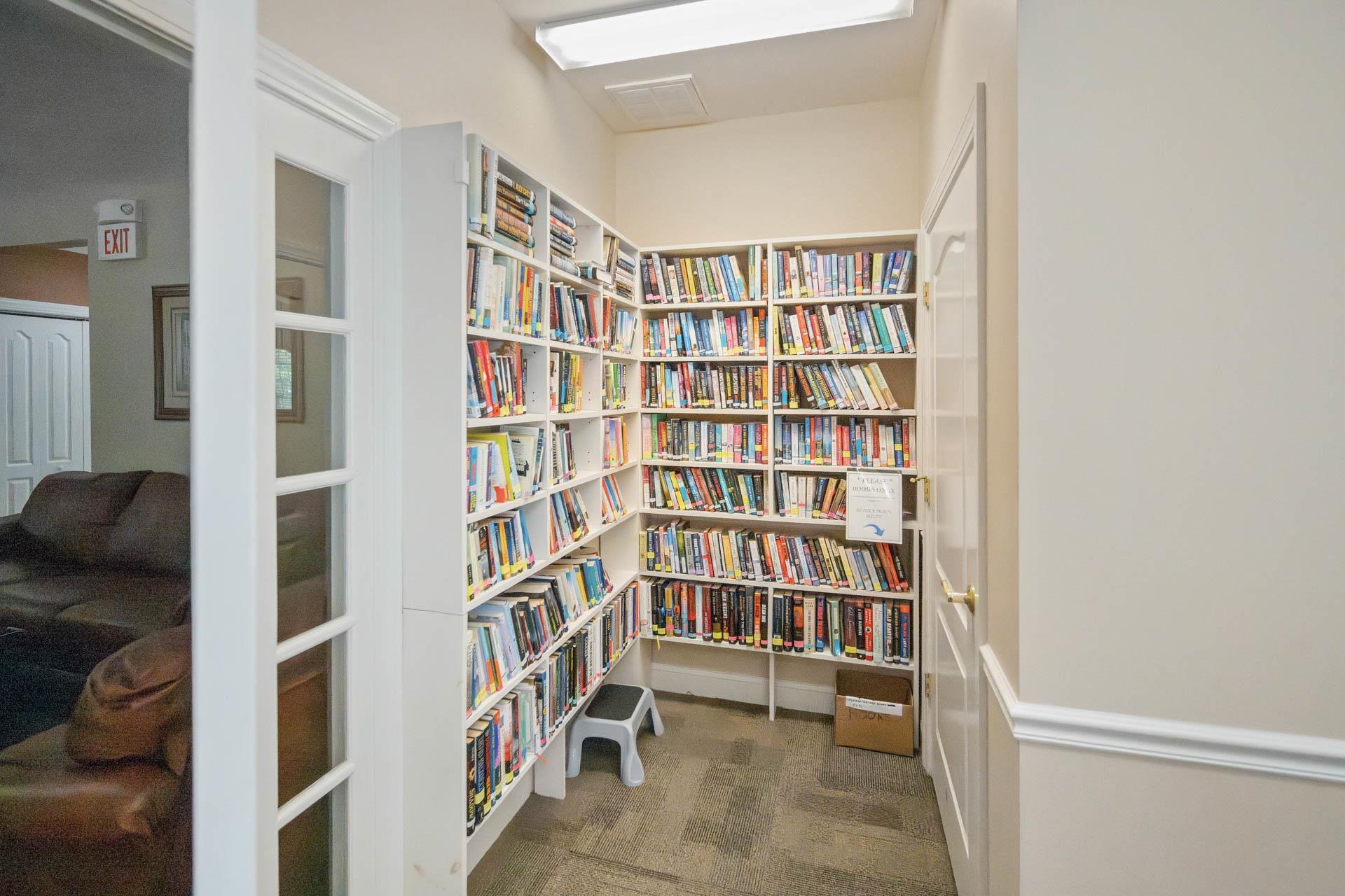 Litchfield, New Hampshire 03052, United States, 2 Bedrooms Bedrooms, ,2 BathroomsBathrooms,Residential,Pending,140863