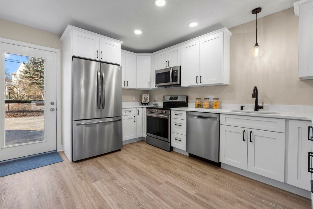 Photo of 51 River Front Drive #3, Manchester, NH 03102 (MLS # 5073903)