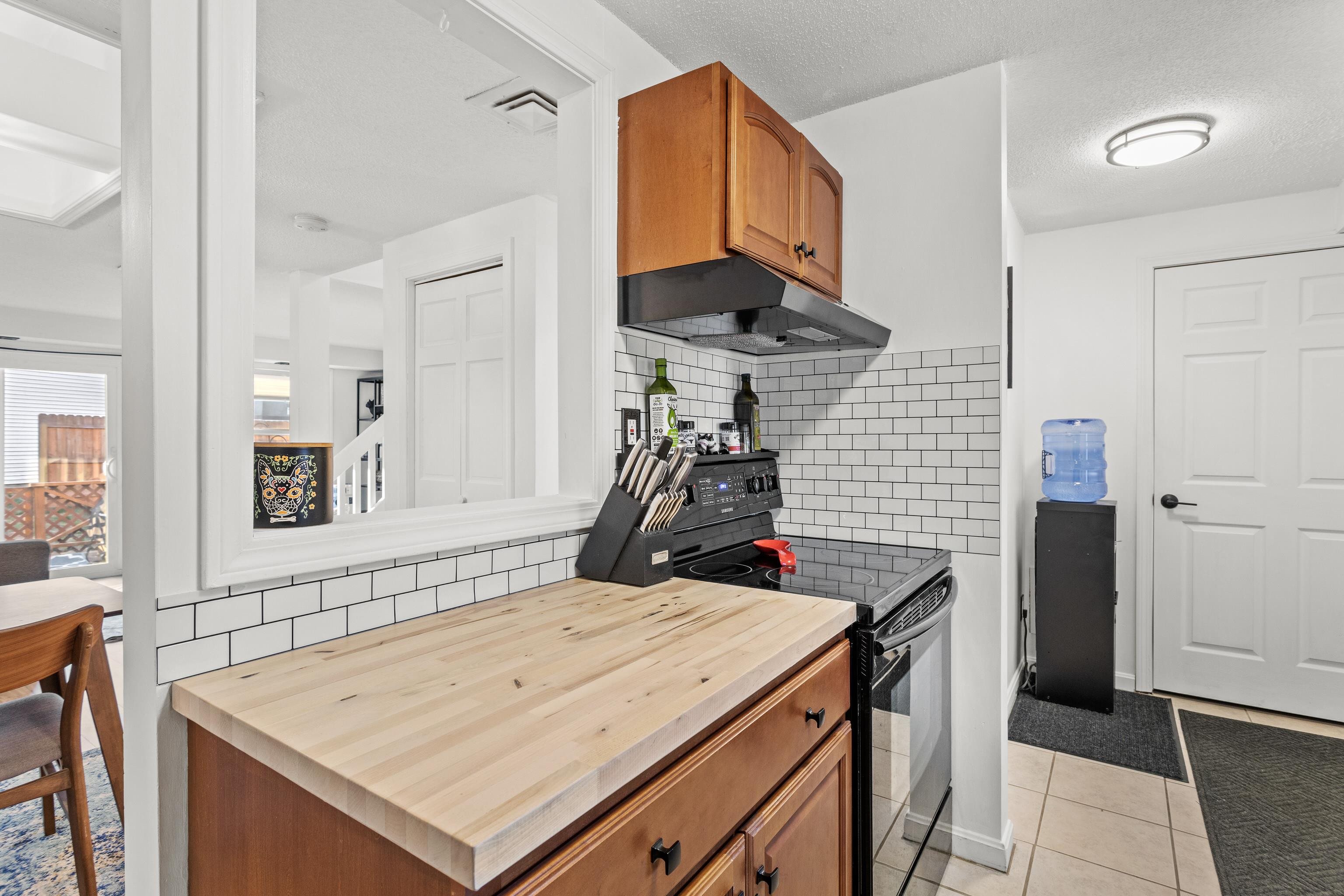 129 Fisherville Road 8