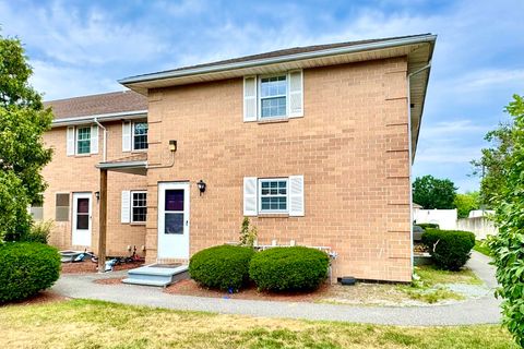 Photo of 301 Elmwood Drive, Hudson, NH 03051 (MLS # 5058026) Photo of 301 Elmwood Drive, Hudson, NH 03051 (MLS # 5058026)