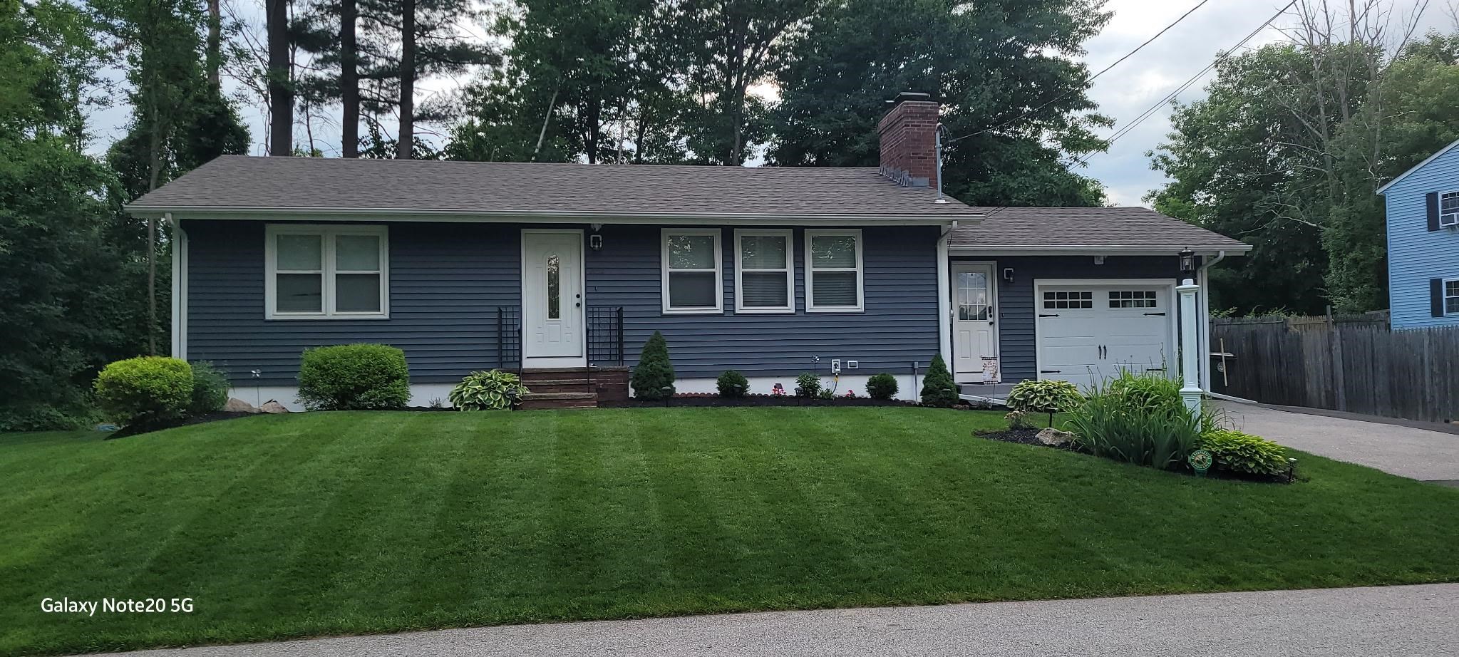 2052 Lake Shore Road