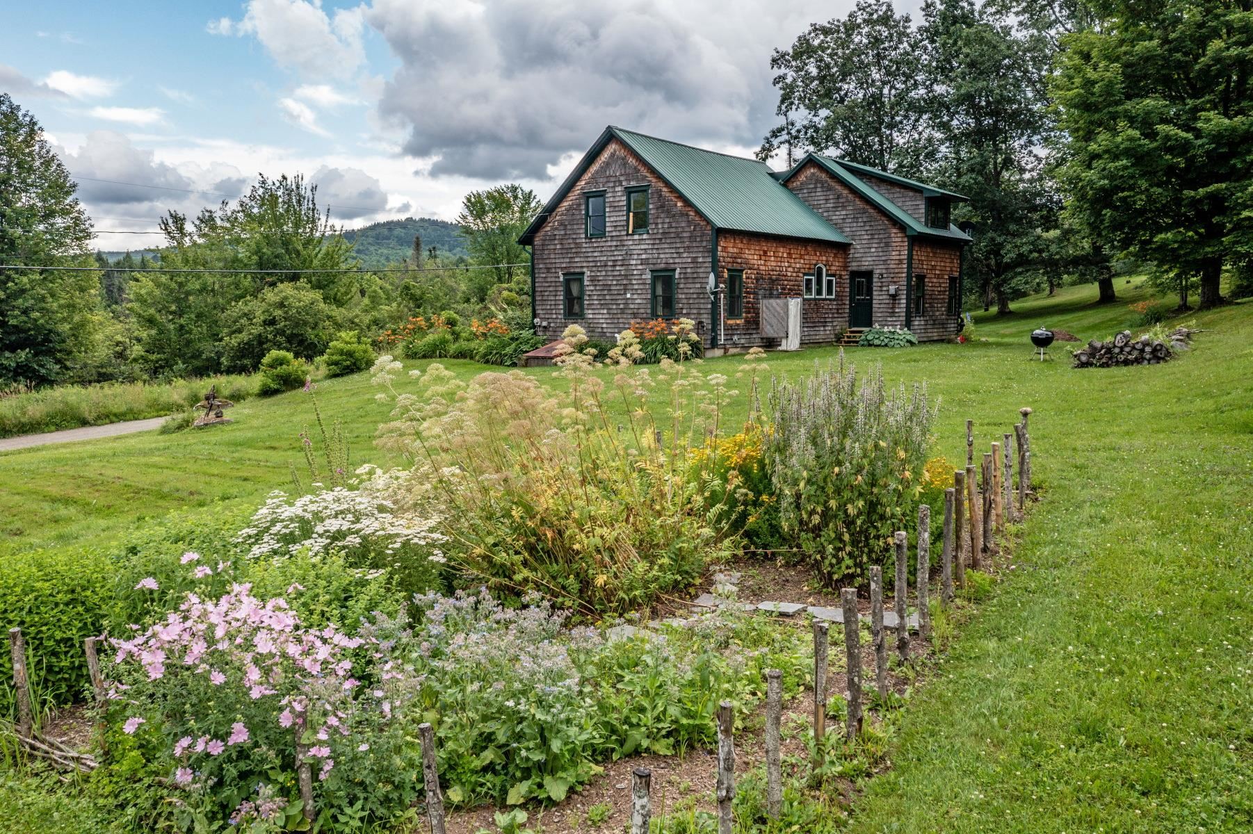 1076 Brown Hill Road