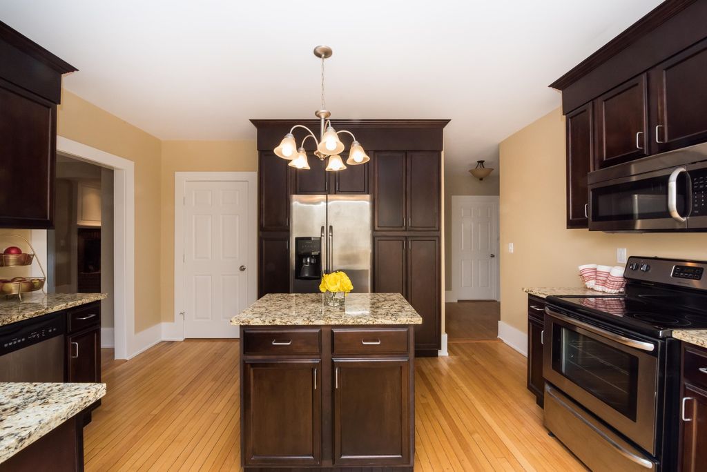 Photo of 5 Brookline Avenue, Dover, NH 03820 (MLS # 5076030)