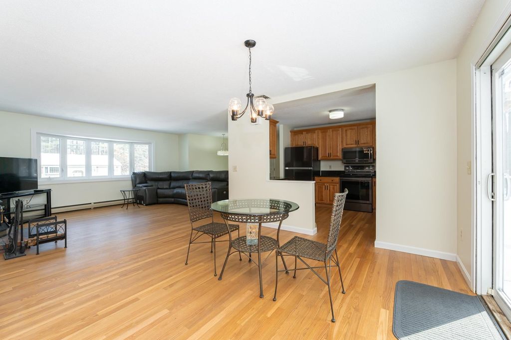 Photo of 12 Pioneer Drive, Nashua, NH 03062 (MLS # 5077681)