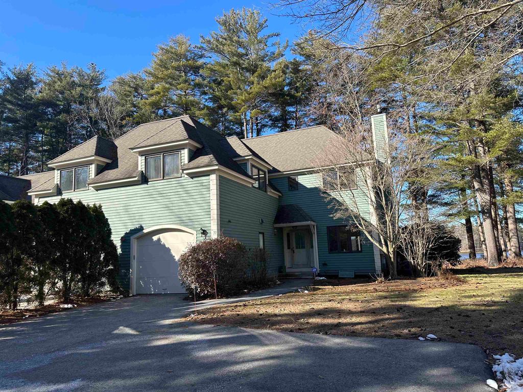 Photo of 33 Clearwater Drive, Dover, NH 03820 (MLS # 5086802)