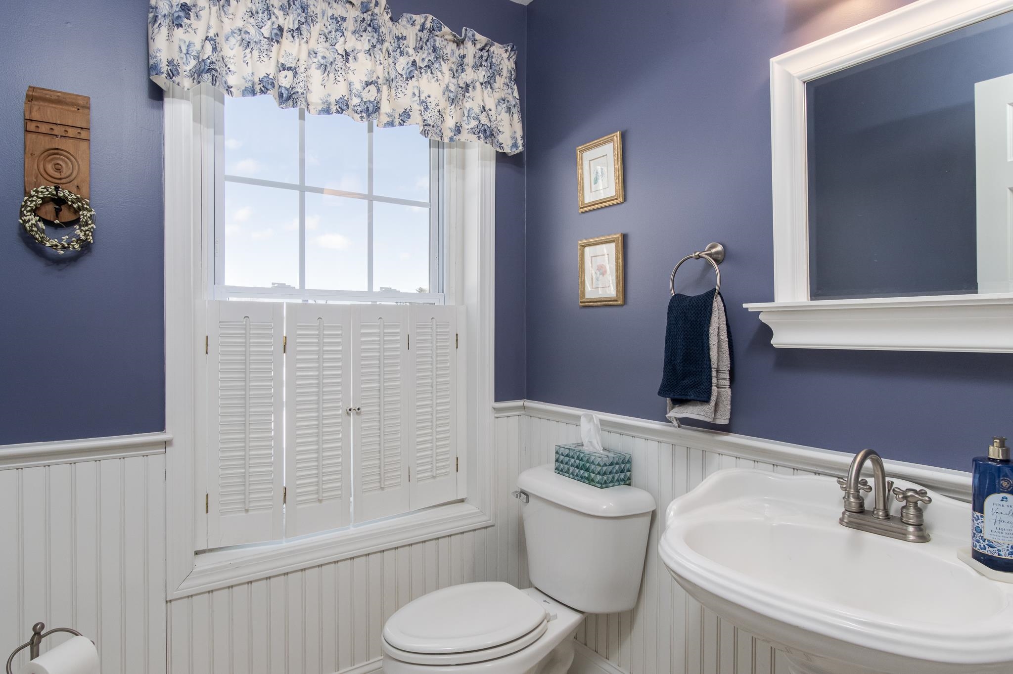 Chester, New Hampshire 03036, United States, 4 Bedrooms Bedrooms, ,3 BathroomsBathrooms,Residential,Active,79183