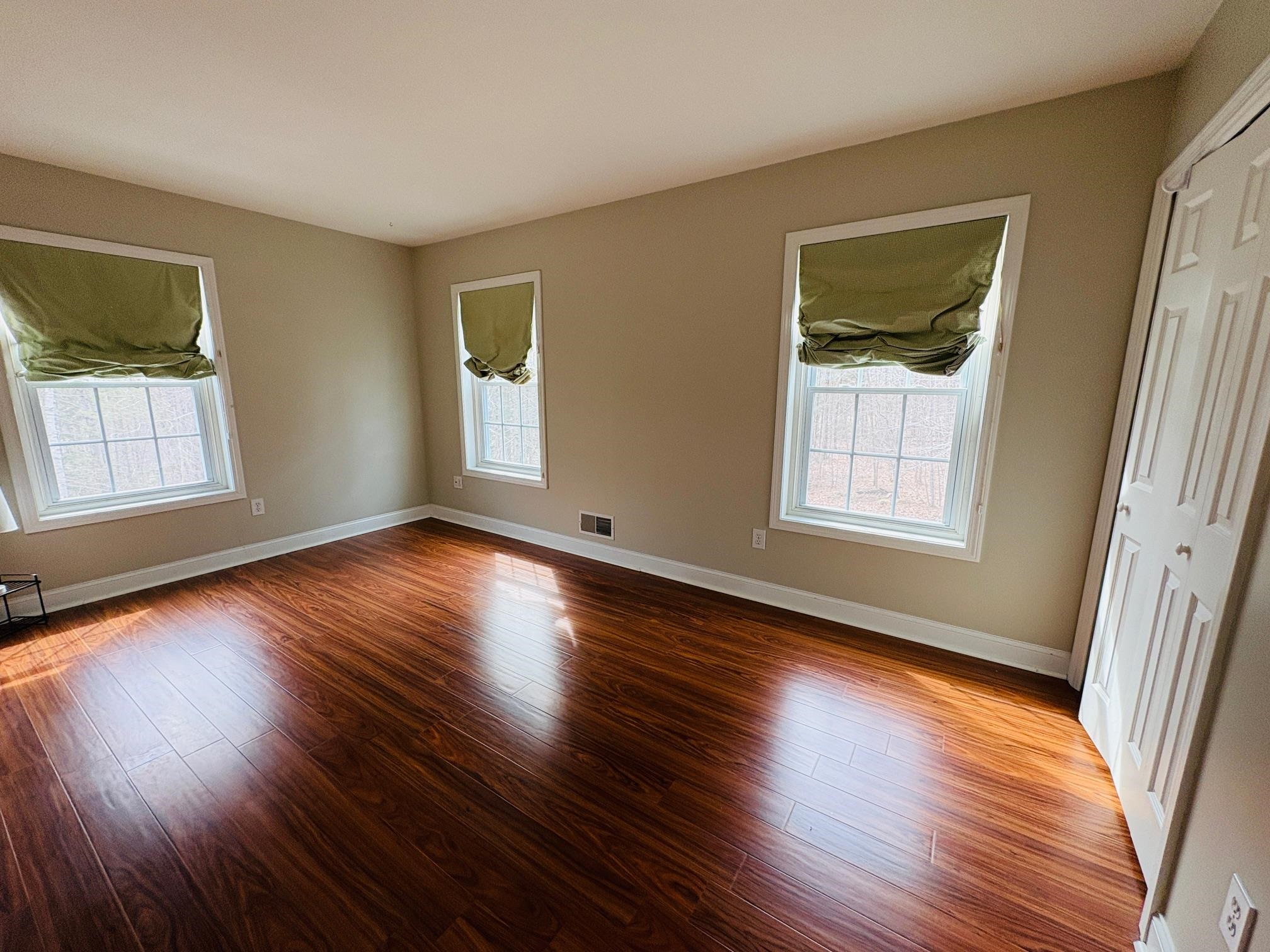 Chester, New Hampshire 03036, United States, 4 Bedrooms Bedrooms, ,3 BathroomsBathrooms,Residential,Active,79183