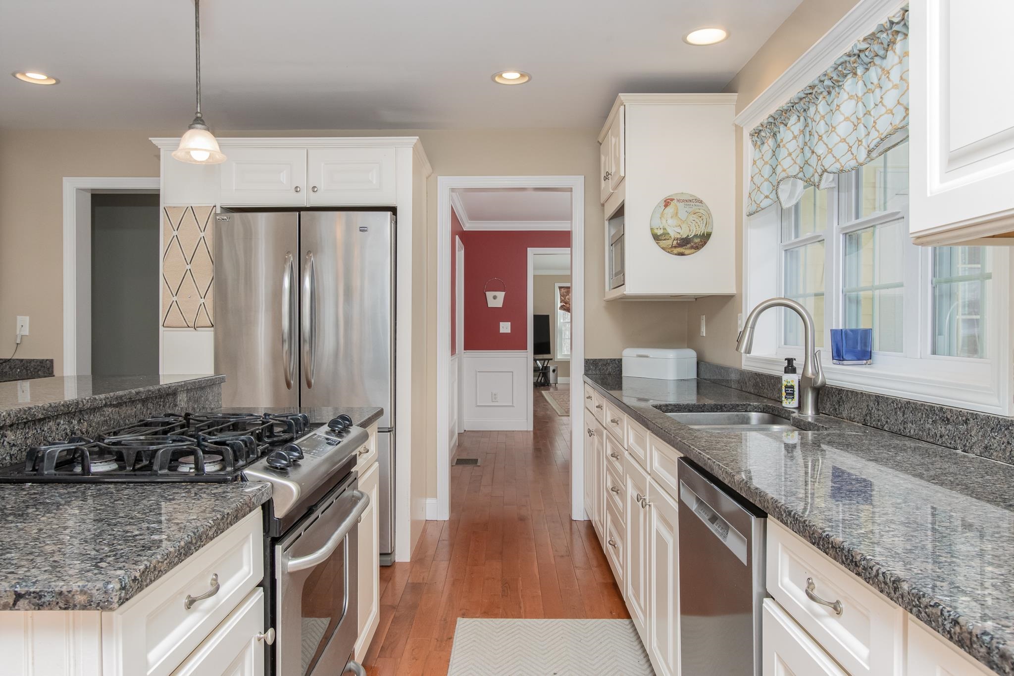 Chester, New Hampshire 03036, United States, 4 Bedrooms Bedrooms, ,3 BathroomsBathrooms,Residential,Active,79183