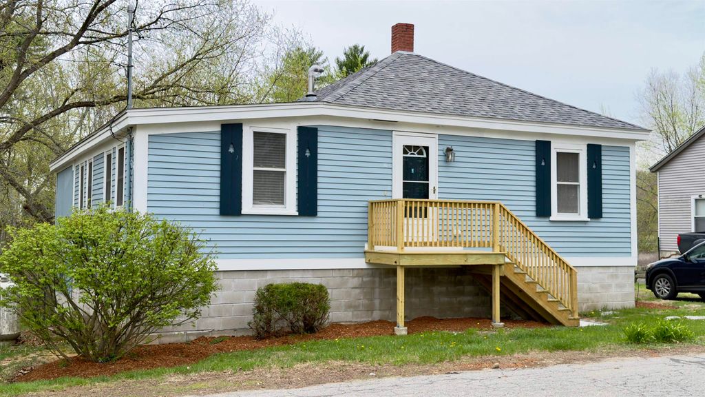 Photo of 10 Cote Circle, Raymond, NH 03077 (MLS # 5087504)