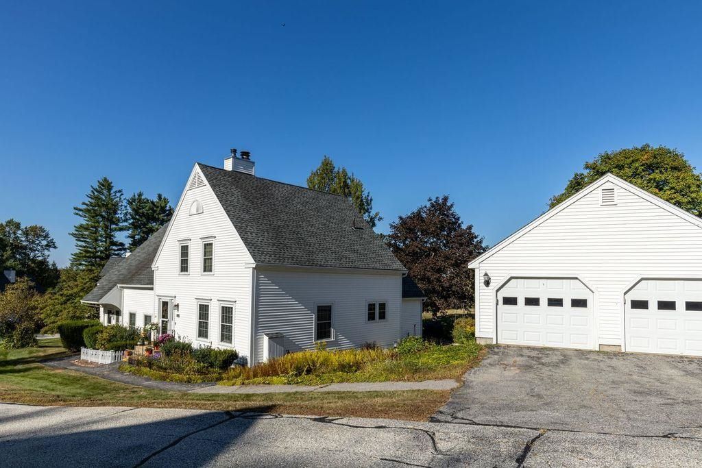 Photo of 21 Apple Tree Drive, Goffstown, NH 03045 (MLS # 5061522)